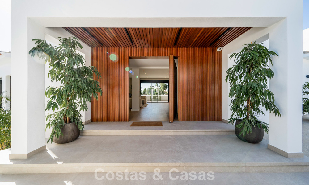 Moderna villa mediterránea con influencias contemporáneas en venta en la Milla de Oro de Marbella 775629