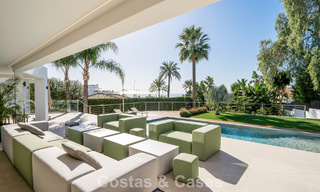 Moderna villa mediterránea con influencias contemporáneas en venta en la Milla de Oro de Marbella 775630 