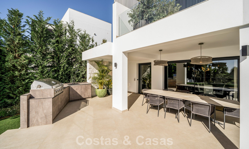 Moderna villa mediterránea con influencias contemporáneas en venta en la Milla de Oro de Marbella 775631