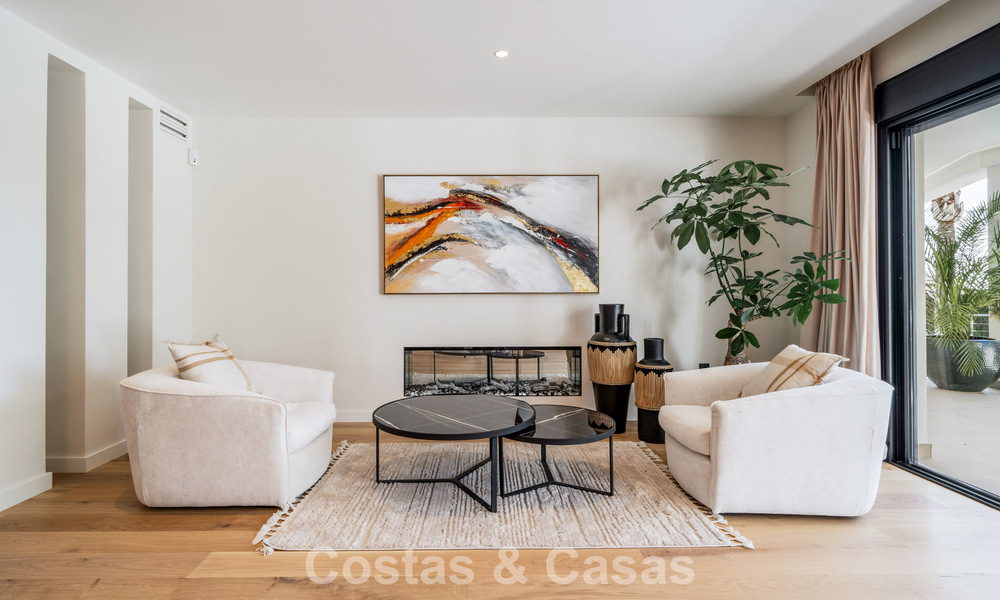Moderna villa mediterránea con influencias contemporáneas en venta en la Milla de Oro de Marbella 775636
