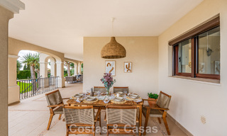 Amplia villa de lujo mediterránea con espectaculares vistas en venta en una urbanización muy solicitada en Benahavis - Marbella 775663 