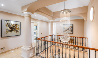 Amplia villa de lujo mediterránea con espectaculares vistas en venta en una urbanización muy solicitada en Benahavis - Marbella 775671 