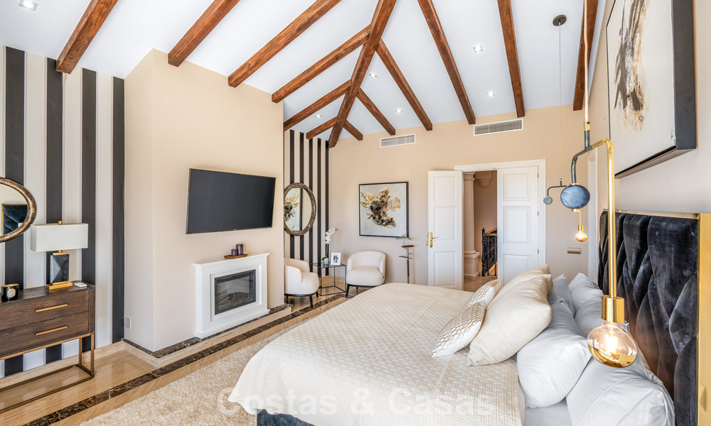 Amplia villa de lujo mediterránea con espectaculares vistas en venta en una urbanización muy solicitada en Benahavis - Marbella 775673
