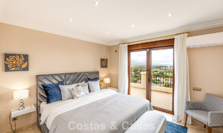 Amplia villa de lujo mediterránea con espectaculares vistas en venta en una urbanización muy solicitada en Benahavis - Marbella 775681 