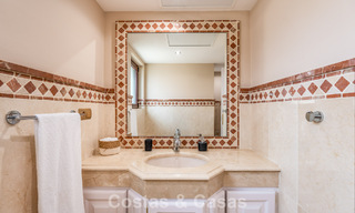 Amplia villa de lujo mediterránea con espectaculares vistas en venta en una urbanización muy solicitada en Benahavis - Marbella 775682 