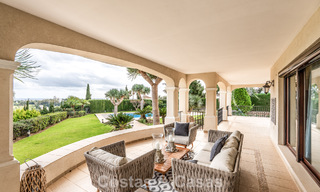 Amplia villa de lujo mediterránea con espectaculares vistas en venta en una urbanización muy solicitada en Benahavis - Marbella 775699 