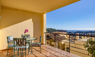 Amplio apartamento de 3 dormitorios listo para entrar a vivir en venta rodeado de campos de golf en Benahavis - Marbella 775706 