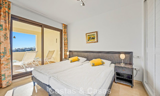 Amplio apartamento de 3 dormitorios listo para entrar a vivir en venta rodeado de campos de golf en Benahavis - Marbella 775717 