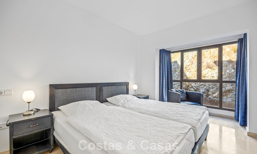 Amplio apartamento de 3 dormitorios listo para entrar a vivir en venta rodeado de campos de golf en Benahavis - Marbella 775719