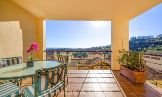 Amplio apartamento de 3 dormitorios listo para entrar a vivir en venta rodeado de campos de golf en Benahavis - Marbella 775727 