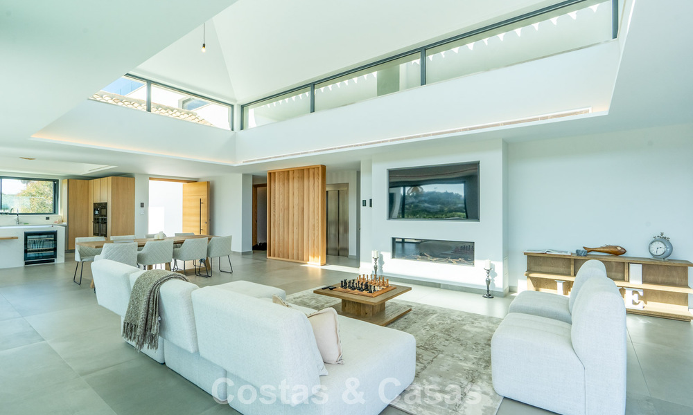 Villa de lujo moderna nueva en venta en una destacada comunidad cerrada de Sotogrande, Costa del Sol 775742
