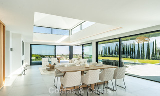 Villa de lujo moderna nueva en venta en una destacada comunidad cerrada de Sotogrande, Costa del Sol 775747 