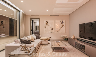 Villa modernista de lujo con vistas al mar en venta en la exclusiva y segura zona de El Madroñal, Marbella - Benahavis 775883 