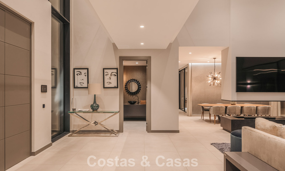 Villa modernista de lujo con vistas al mar en venta en la exclusiva y segura zona de El Madroñal, Marbella - Benahavis 775885