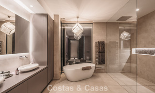 Villa modernista de lujo con vistas al mar en venta en la exclusiva y segura zona de El Madroñal, Marbella - Benahavis 775887 