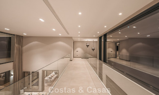 Villa modernista de lujo con vistas al mar en venta en la exclusiva y segura zona de El Madroñal, Marbella - Benahavis 775890 