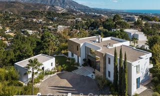 Villa modernista de lujo con vistas al mar en venta en la exclusiva y segura zona de El Madroñal, Marbella - Benahavis 775892 