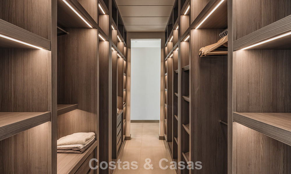 Villa modernista de lujo con vistas al mar en venta en la exclusiva y segura zona de El Madroñal, Marbella - Benahavis 775897