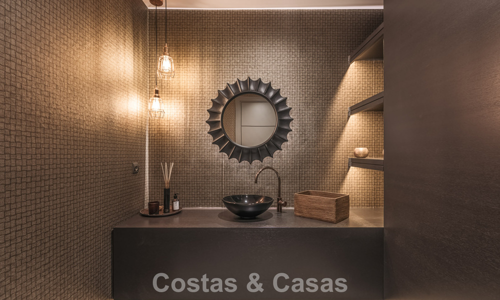 Villa modernista de lujo con vistas al mar en venta en la exclusiva y segura zona de El Madroñal, Marbella - Benahavis 775901