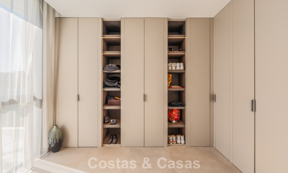 Villa modernista de lujo con vistas al mar en venta en la exclusiva y segura zona de El Madroñal, Marbella - Benahavis 775915