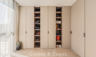 Villa modernista de lujo con vistas al mar en venta en la exclusiva y segura zona de El Madroñal, Marbella - Benahavis 775915 