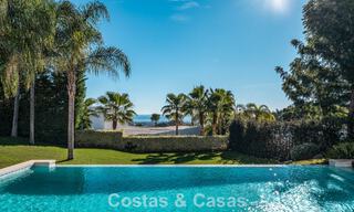 Villa modernista de lujo con vistas al mar en venta en la exclusiva y segura zona de El Madroñal, Marbella - Benahavis 775921 