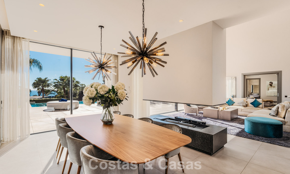 Villa modernista de lujo con vistas al mar en venta en la exclusiva y segura zona de El Madroñal, Marbella - Benahavis 775924