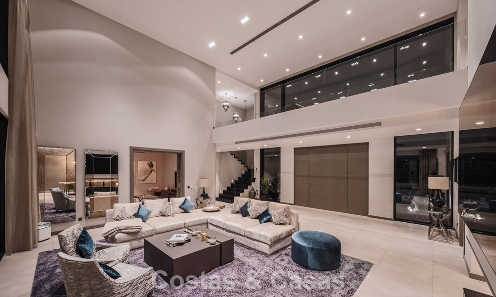 Villa modernista de lujo con vistas al mar en venta en la exclusiva y segura zona de El Madroñal, Marbella - Benahavis 775931