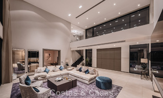 Villa modernista de lujo con vistas al mar en venta en la exclusiva y segura zona de El Madroñal, Marbella - Benahavis 775931 