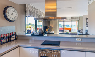 Impresionante ático con vistas panorámicas en venta en complejo cerrado de Marbella - Benahavis 775855 