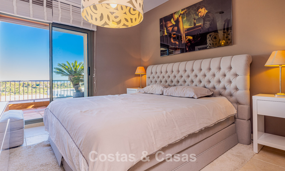 Impresionante ático con vistas panorámicas en venta en complejo cerrado de Marbella - Benahavis 775860