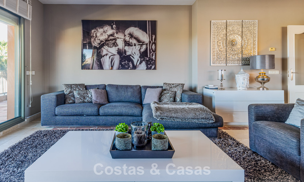 Impresionante ático con vistas panorámicas en venta en complejo cerrado de Marbella - Benahavis 775868