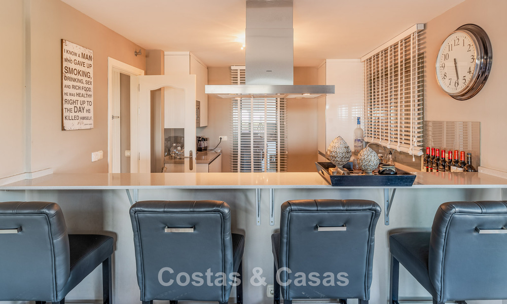 Impresionante ático con vistas panorámicas en venta en complejo cerrado de Marbella - Benahavis 775871
