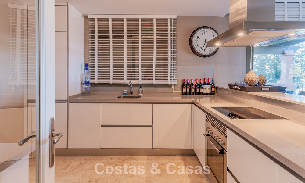 Impresionante ático con vistas panorámicas en venta en complejo cerrado de Marbella - Benahavis 775873