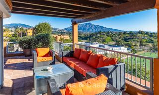 Impresionante ático con vistas panorámicas en venta en complejo cerrado de Marbella - Benahavis 775877 
