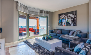 Impresionante ático con vistas panorámicas en venta en complejo cerrado de Marbella - Benahavis 775880 