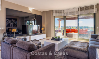 Impresionante ático con vistas panorámicas en venta en complejo cerrado de Marbella - Benahavis 775881 