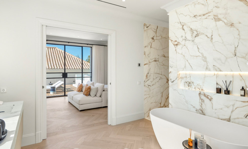 Proyecto de villa de nueva construcción en venta cerca de la playa y de todos los servicios del centro de Estepona 775848