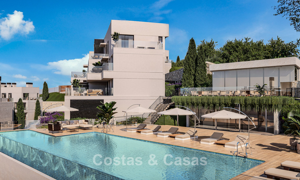 Nuevo en el mercado. Elegantes apartamentos de golf en venta en un codiciado complejo de golf en Mijas, Costa del Sol 776201