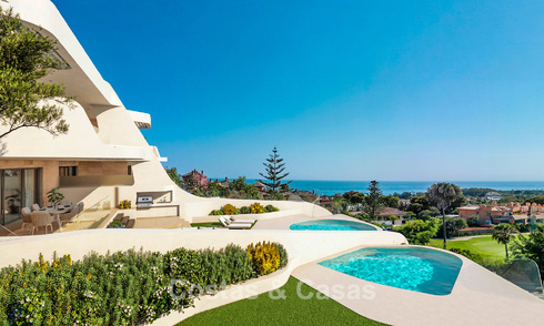 Nuevos y amplios apartamentos con vistas al golf y al mar en un estilo arquitectónico vanguardista en venta en Marbella Este 776194