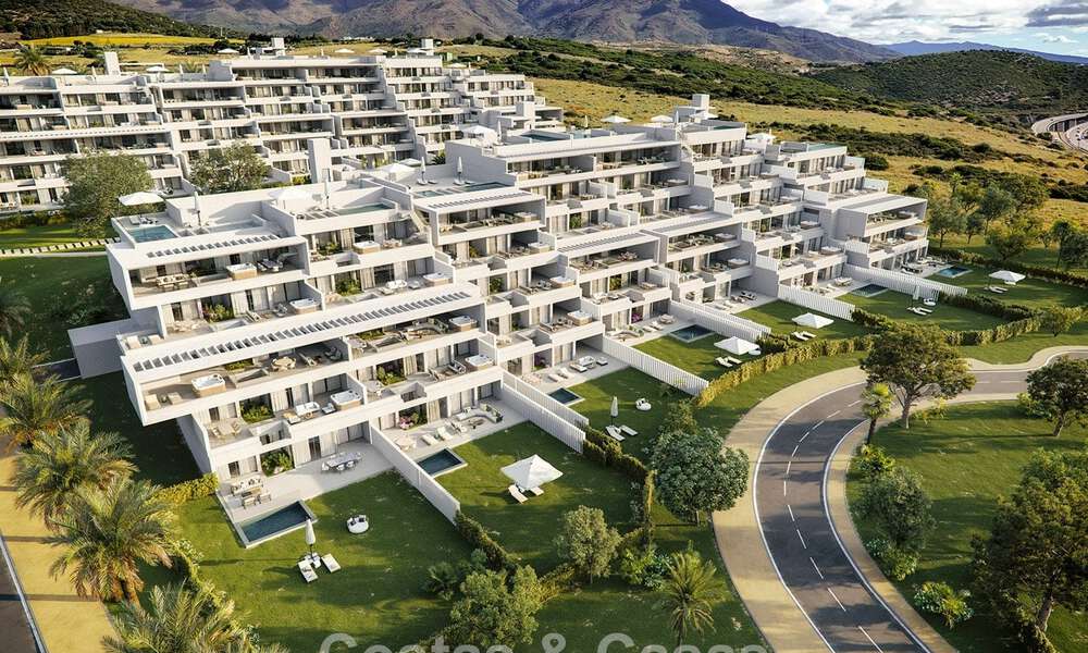 Elegantes apartamentos sobre plano en venta a pocos pasos de una laguna artificial en la Costa del Sol 776177