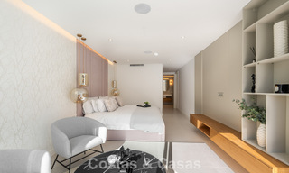 Villa lujosamente renovada en venta a dos pasos de la playa en Marbella Este 776397 