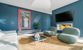 Casa adosada en venta, en primera línea de golf, en una comunidad cerrada de Sotogrande, Costa del Sol 776005 