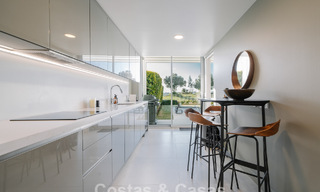 Casa adosada en venta, en primera línea de golf, en una comunidad cerrada de Sotogrande, Costa del Sol 776009 