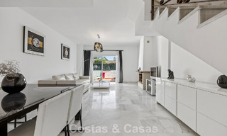 Amplia casa adosada en venta en un complejo en primera línea de playa en la Nueva Milla de Oro entre Marbella y Estepona 776011 