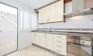 Amplia casa adosada en venta en un complejo en primera línea de playa en la Nueva Milla de Oro entre Marbella y Estepona 776015 