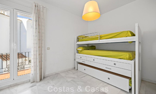 Amplia casa adosada en venta en un complejo en primera línea de playa en la Nueva Milla de Oro entre Marbella y Estepona 776019 