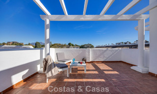 Amplia casa adosada en venta en un complejo en primera línea de playa en la Nueva Milla de Oro entre Marbella y Estepona 776021 