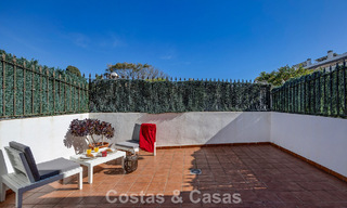 Amplia casa adosada en venta en un complejo en primera línea de playa en la Nueva Milla de Oro entre Marbella y Estepona 776028 