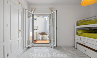 Amplia casa adosada en venta en un complejo en primera línea de playa en la Nueva Milla de Oro entre Marbella y Estepona 776037 